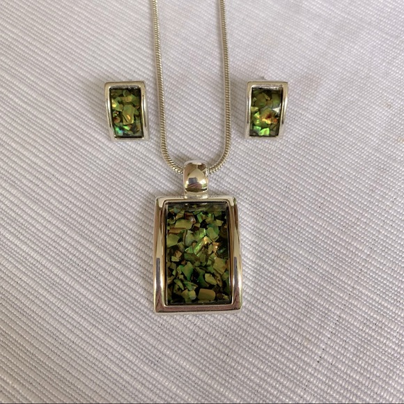 Jewelry - Beautiful silver pendant necklace with matching earrings